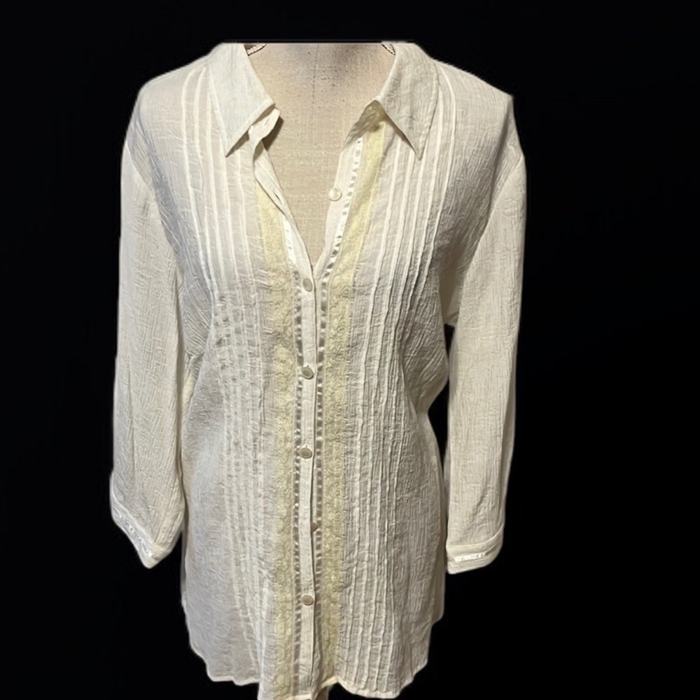 Emma James white long sleeve blouse. Size 14W